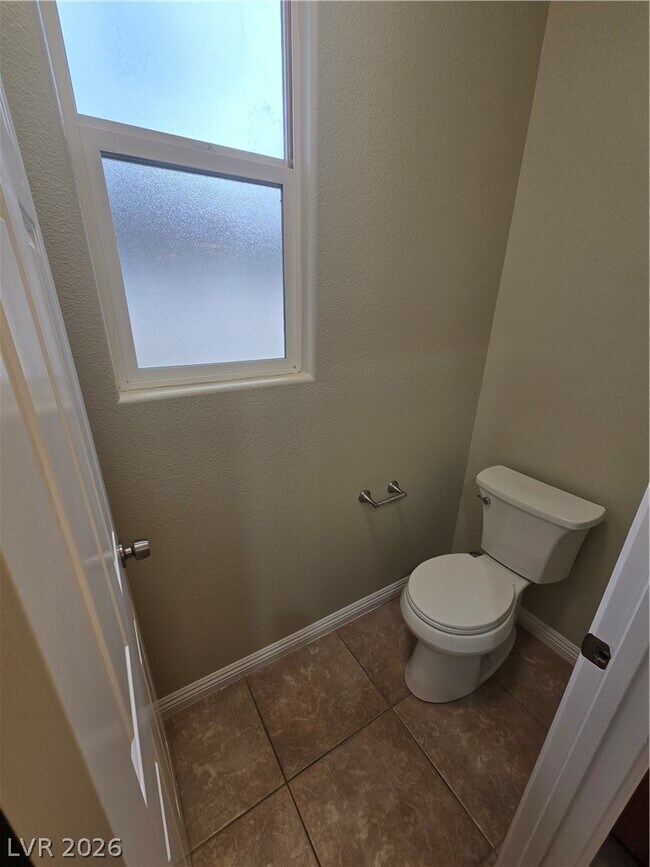 Building Photo - 2204 S Van Patten Pl