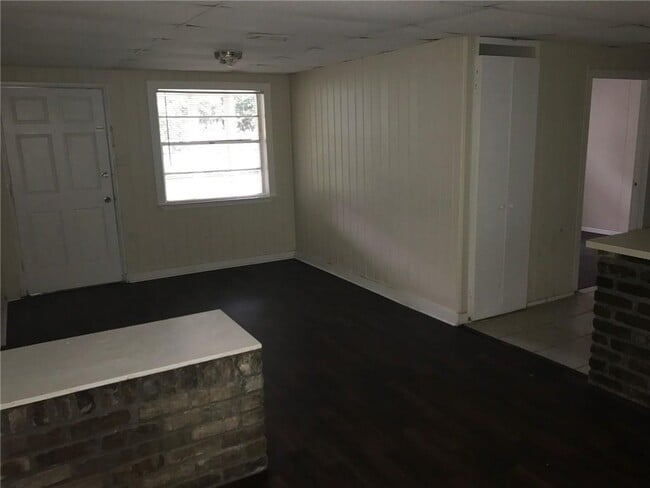 Building Photo - 5670 Mardanne Dr