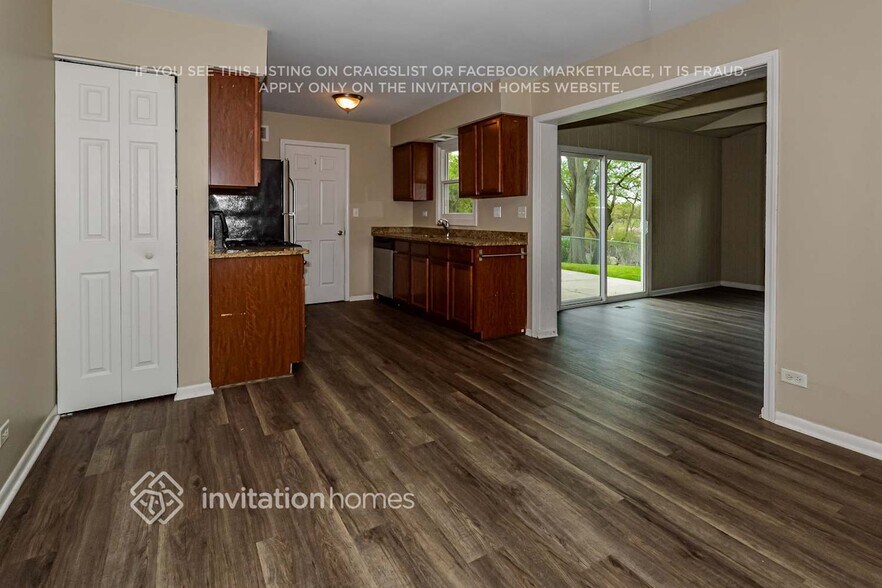Building Photo - 735 Burr Oak Dr
