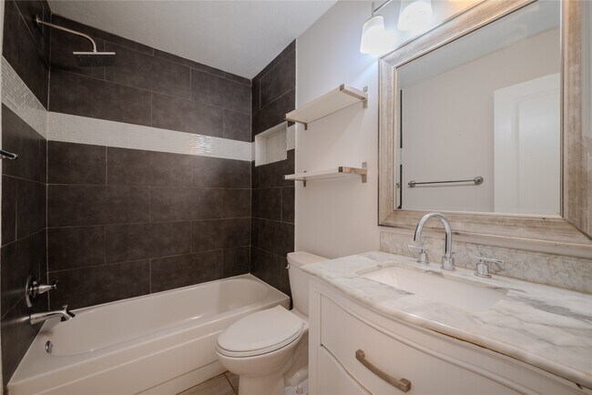 Building Photo - 16250 Camino Del Sol Dr