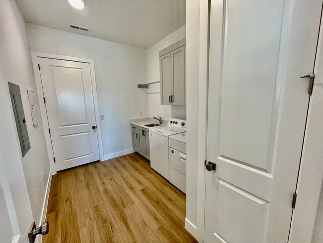Building Photo - Patio Home in Woodland Estates - Pet Friendly