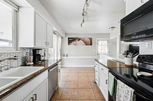 Building Photo - Updated 4-Bedroom Home with Large Backyard...