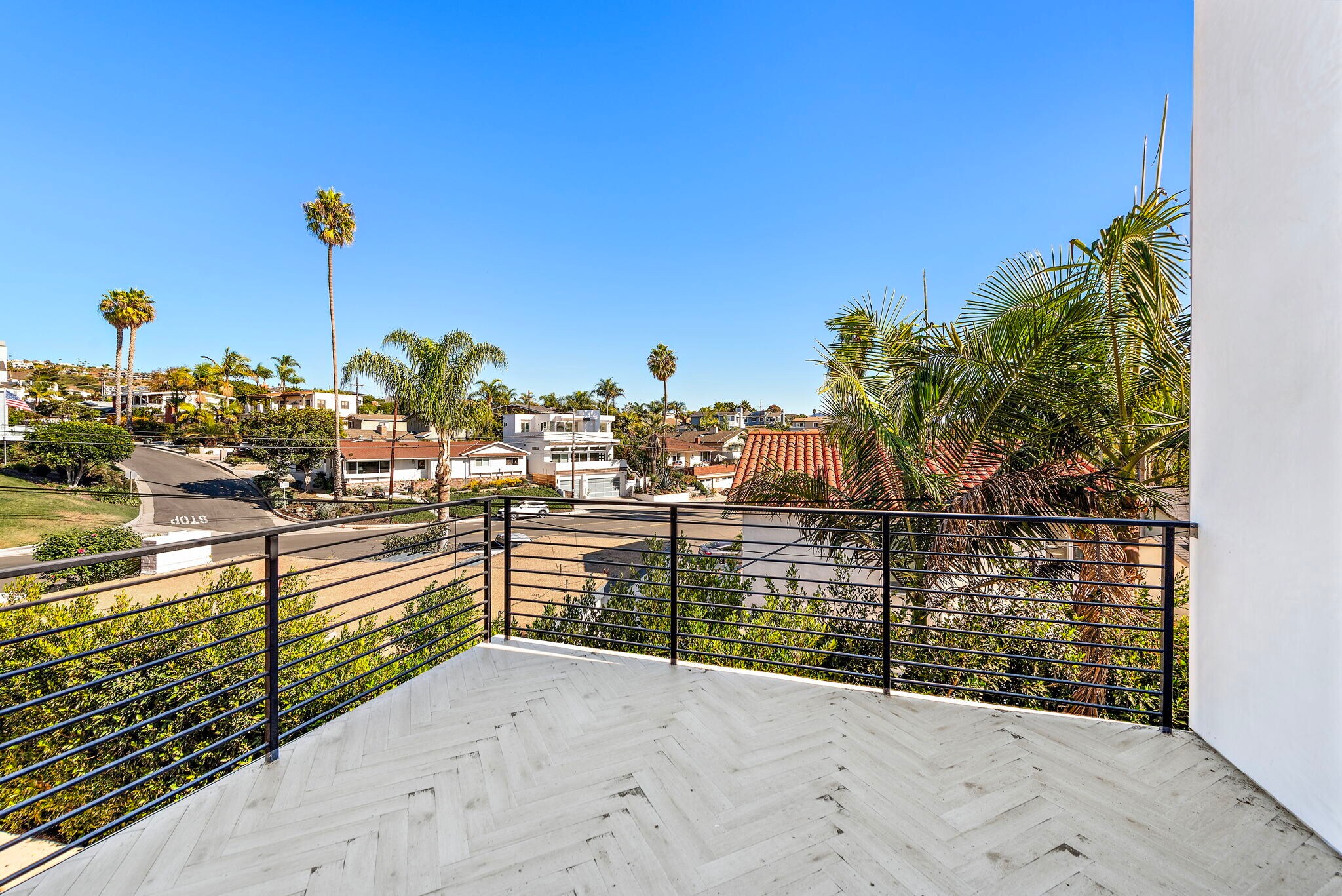 Building Photo - 207 W Avenida San Antonio