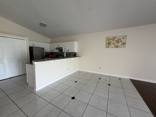 Building Photo - 1074 Universal Rest Pl
