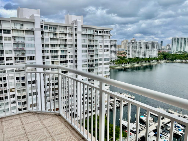 Building Photo - 18041 Biscayne Blvd