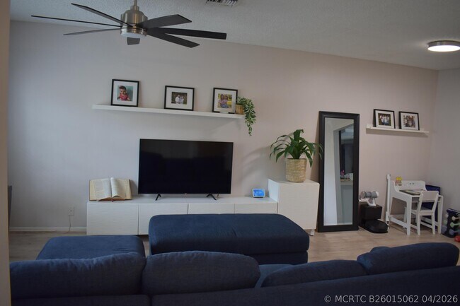 Building Photo - 10881 Sea Hibiscus Ln