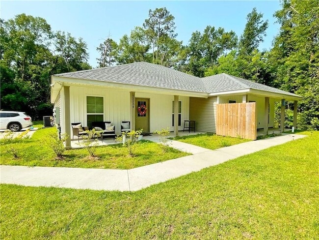 Primary Photo - 72204 Formosa Dr