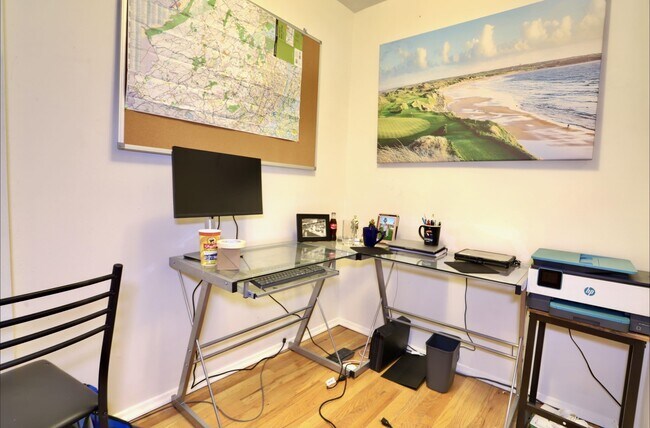 Building Photo - 939 Washington St