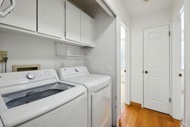Building Photo - 1424 Dandelion Way