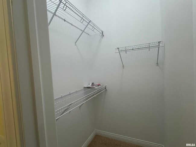 Building Photo - 3011 Belmont Pl