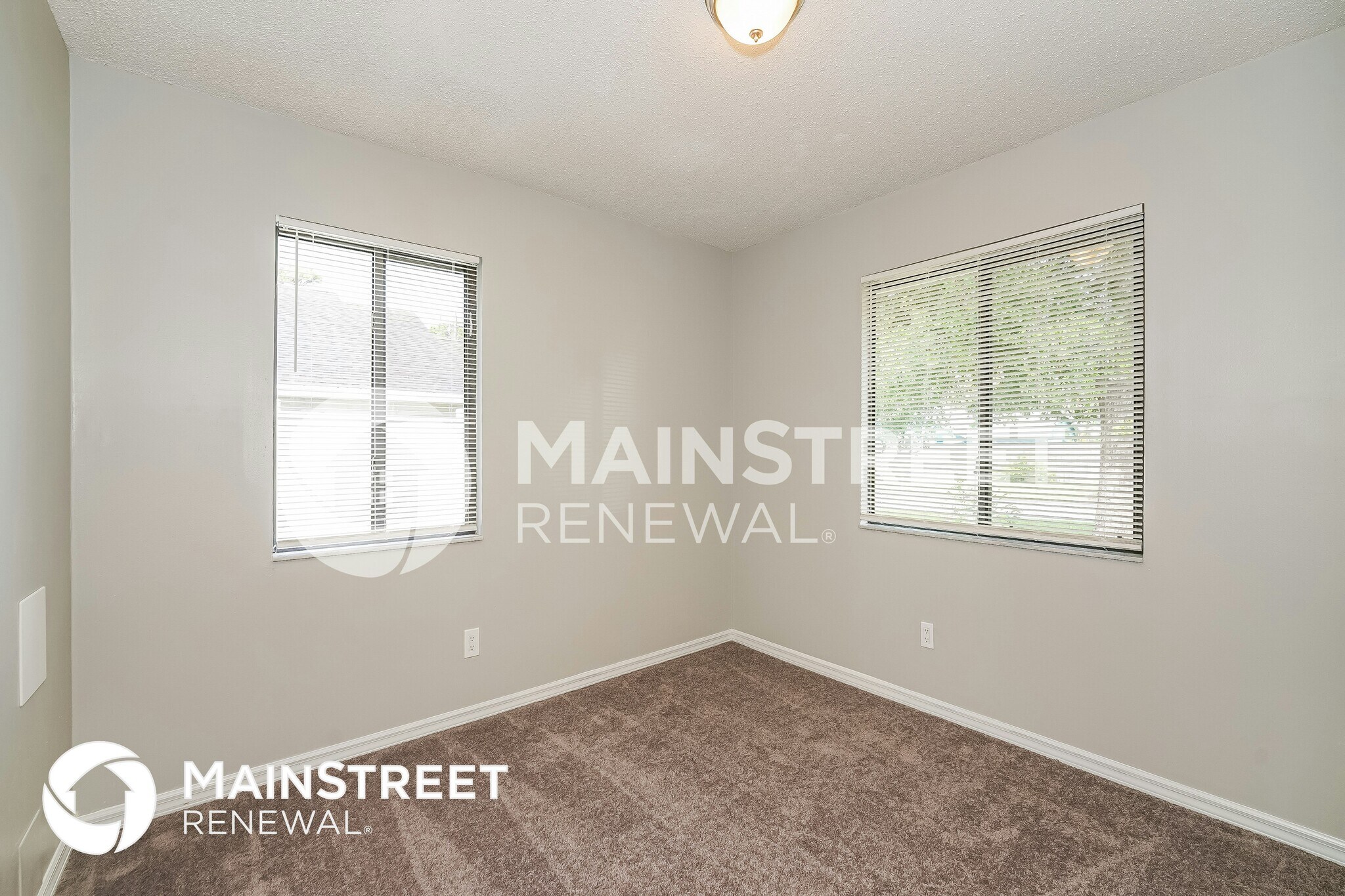 Building Photo - 402 Fleming Ave