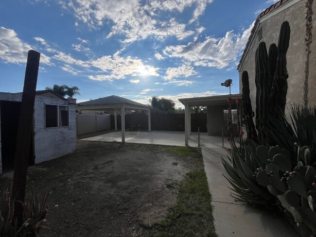 Building Photo - 39510 Sunrose Dr