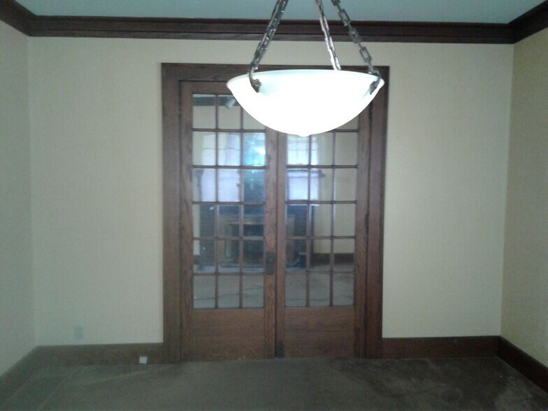 Building Photo - 2065 S 5th St