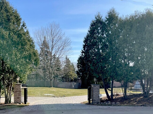 Building Photo - Amazing Minnetonka Lakefront Gated Estate - 170' Flat Shoreline, Sweeping Views, Sandy Beach