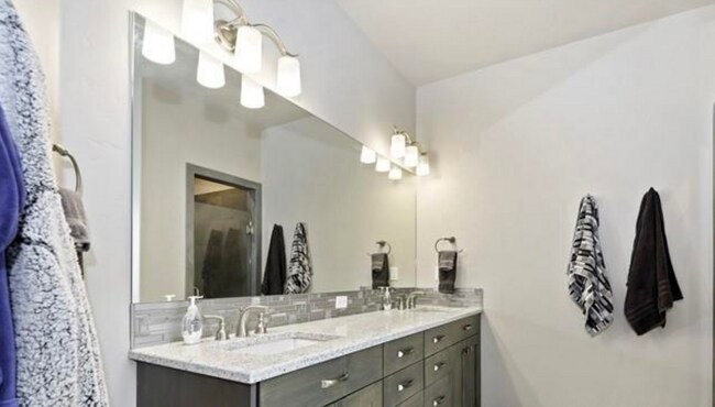 Building Photo - Lesina