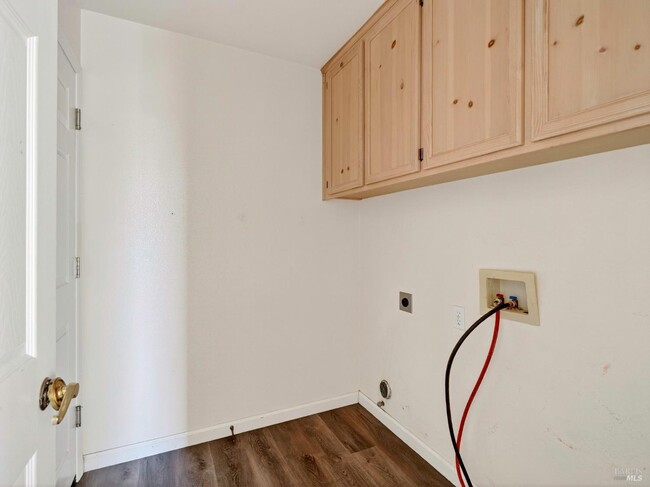 Building Photo - 5794 Owl Hill Ave