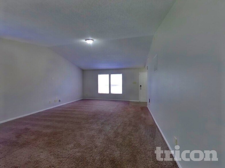 Building Photo - 8643 Hopewell Ct