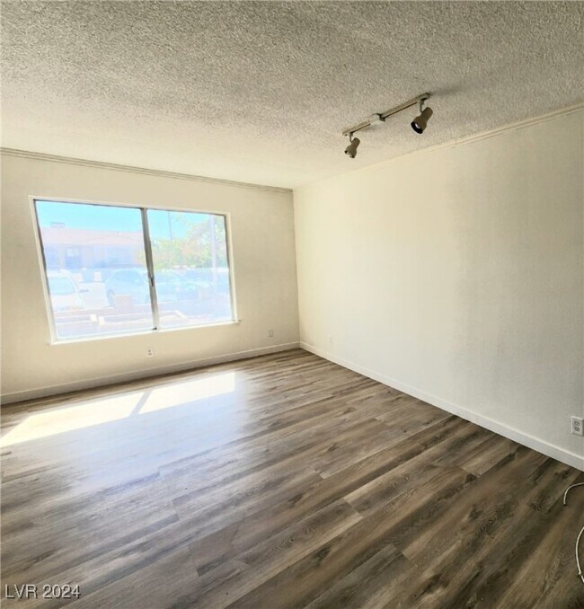 Building Photo - 3565 S Calmosa St