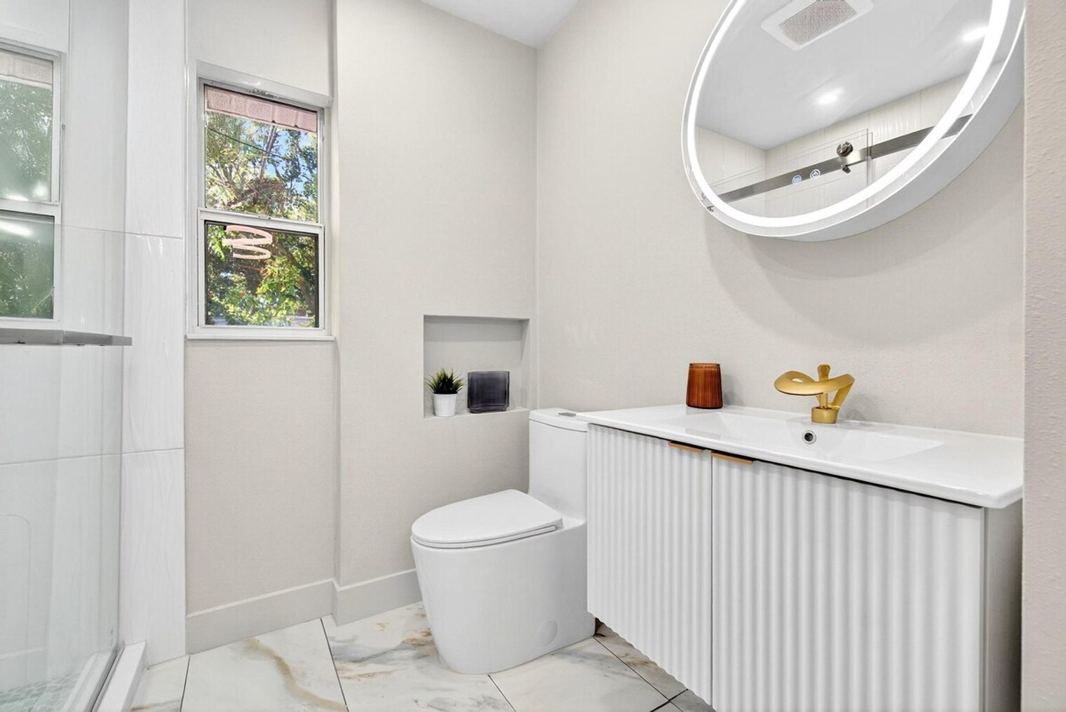 Building Photo - 10538 55th Ave