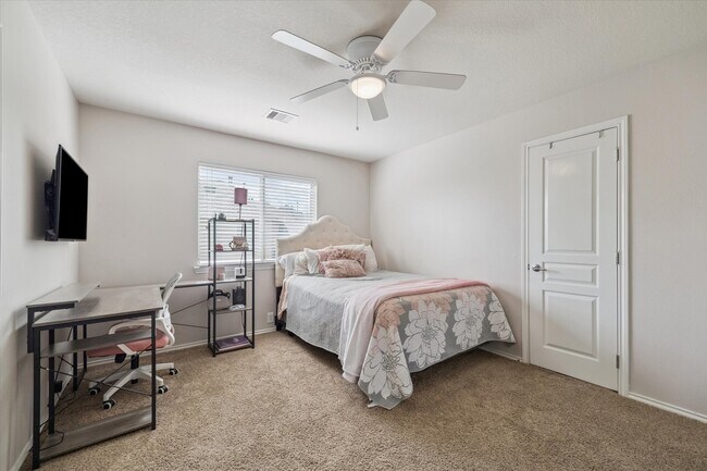 Building Photo - 13815 Lake Livingston Dr