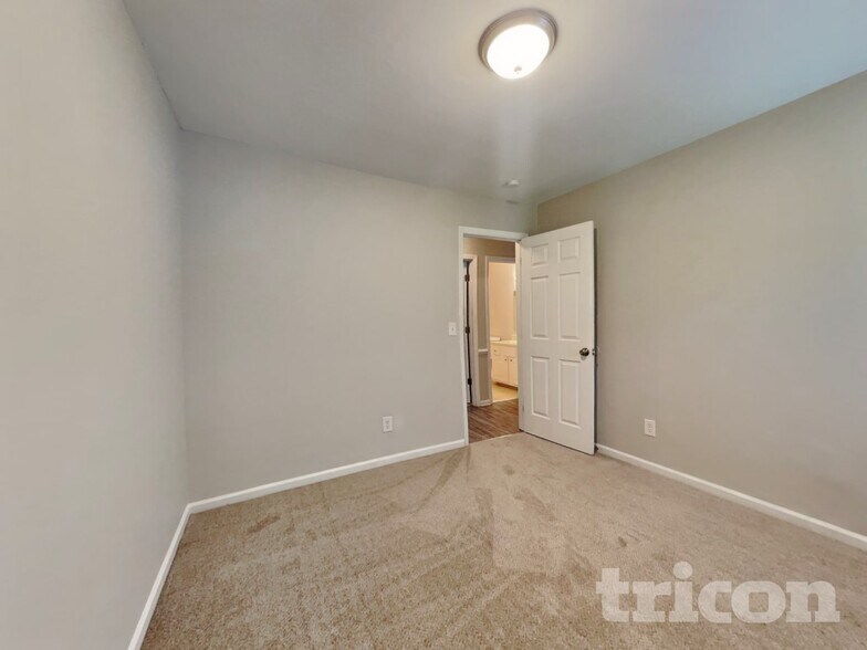 Building Photo - 176 Kay Ln