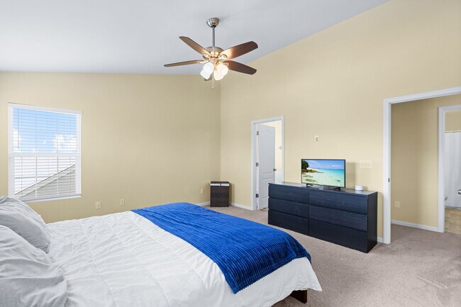 Building Photo - 430 Rockcrest Way