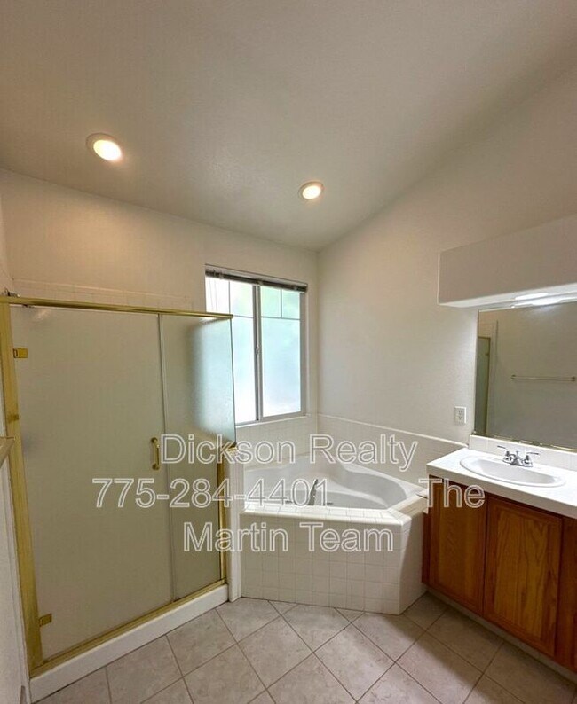 Building Photo - 2662 Pride Dr