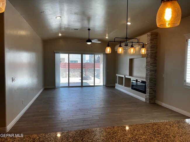 Building Photo - 12357 Desert Dove Ave