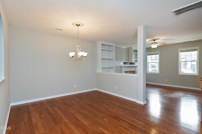 Building Photo - 514 Dragby Ln