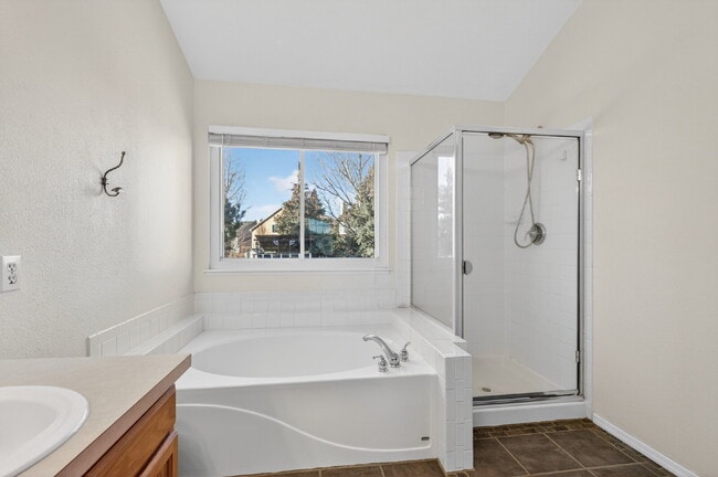 Building Photo - Available Immediately! Beautiful home in the Fairfax and Briargate neighborhood!