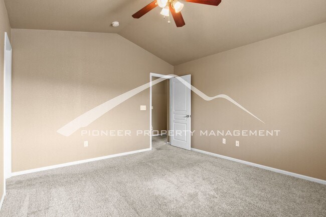 Building Photo - Spacious 4-Bed, 3.5-Bath Home with Walkout Basement, Oversized Deck enclosed yard, AC and 2-Car G...