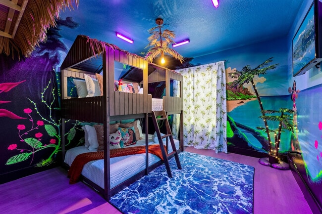 Building Photo - 8928 Cuban Palm Rd