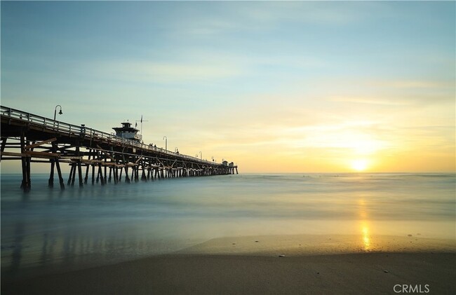 Building Photo - 306 Avenida Santa Barbara