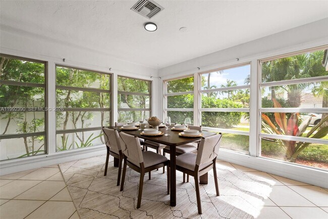 Building Photo - 1443 Hollywood Blvd