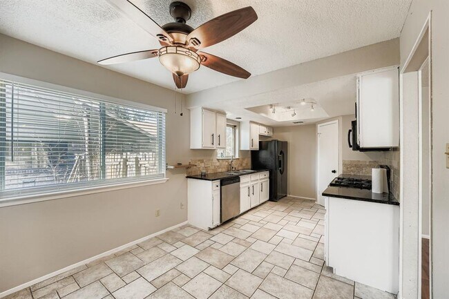 Building Photo - 1415 Lance Way