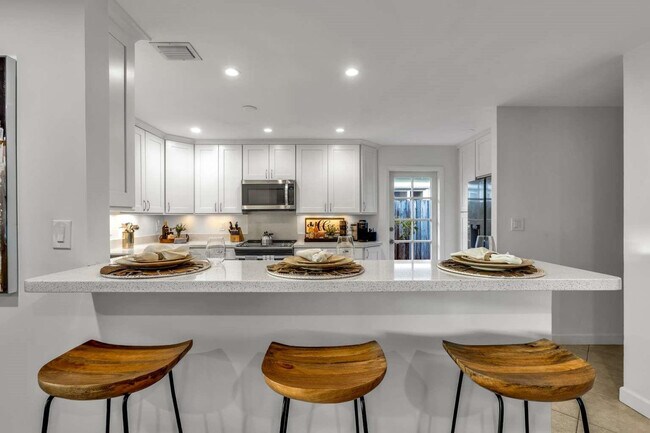 Building Photo - 2004 NE 17th Way