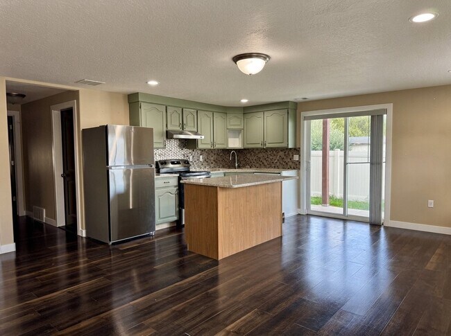 Building Photo - 9399 Koch Dr
