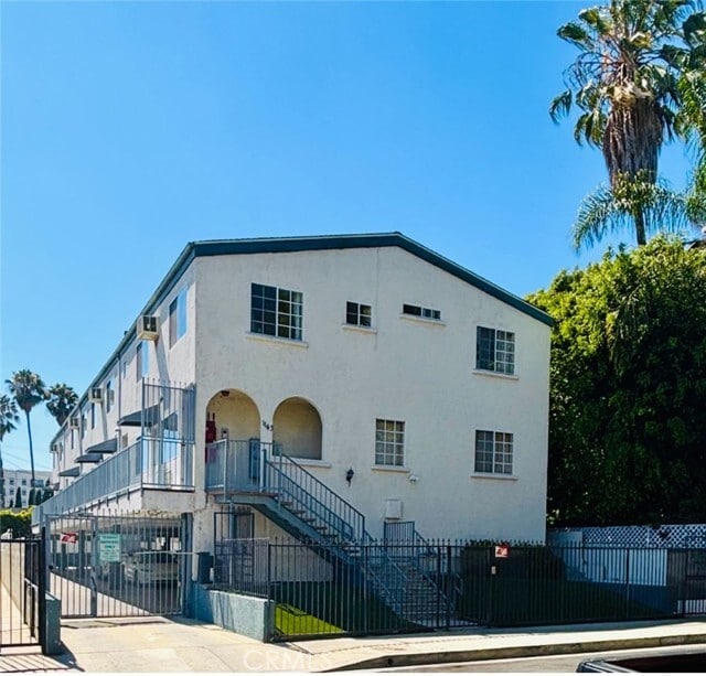 Primary Photo - 1143 Wilcox Pl