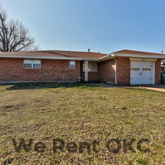 Building Photo - 1332 SW 77th Pl