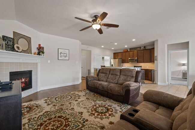 Building Photo - 1813 Ranch Trail Rd