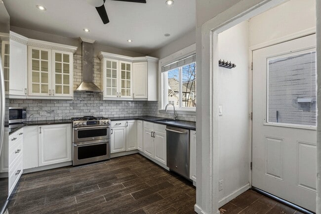 Building Photo - 37 W 34th St.