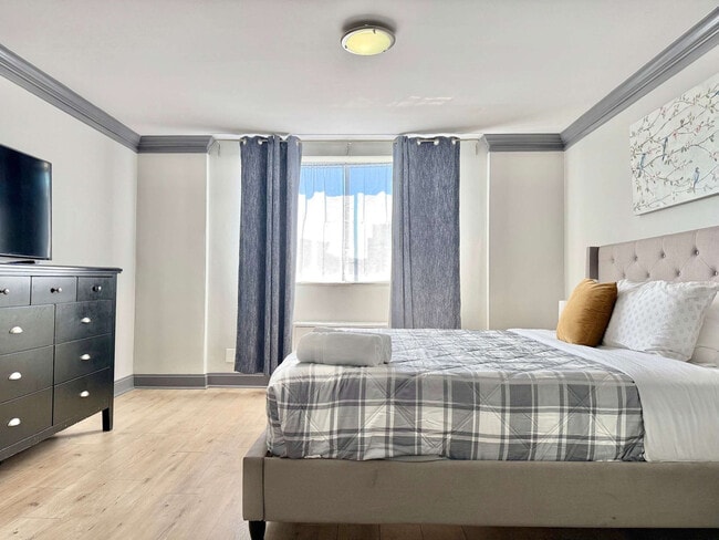 Building Photo - 215 Piedmont Ave NE