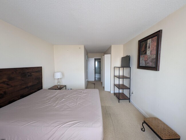 Building Photo - 526 Pacific Ave