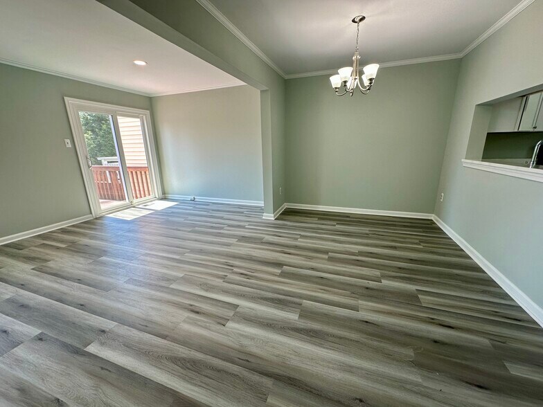 Building Photo - 6731 Sandpiper Ct