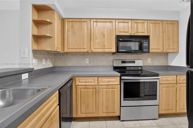 Building Photo - 2024 Alta Meadows Ln