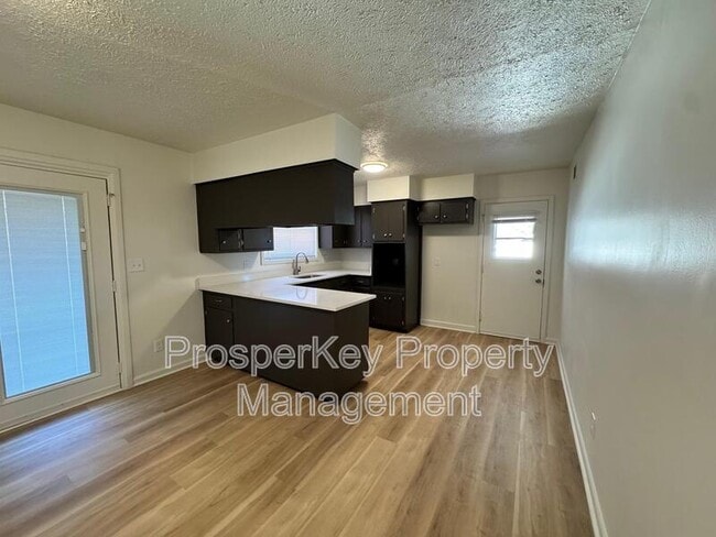 Building Photo - 2119 Shelby St