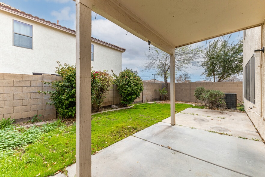 Building Photo - 1043 S San Vincente Ct