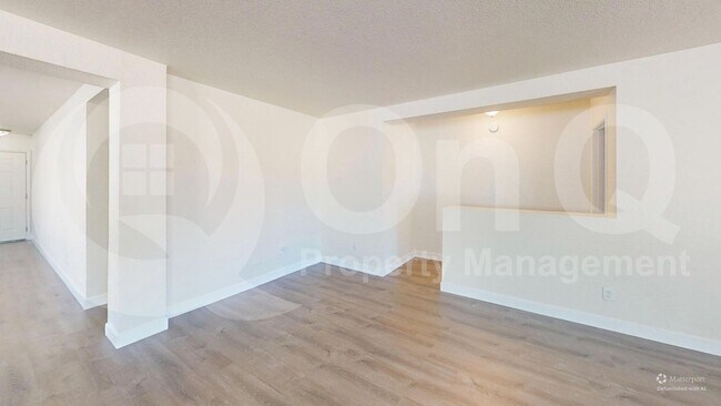 Building Photo - 1702 W Summer Dawn Dr