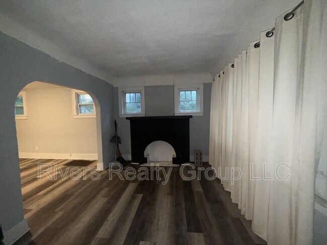 Building Photo - 4280 7th St