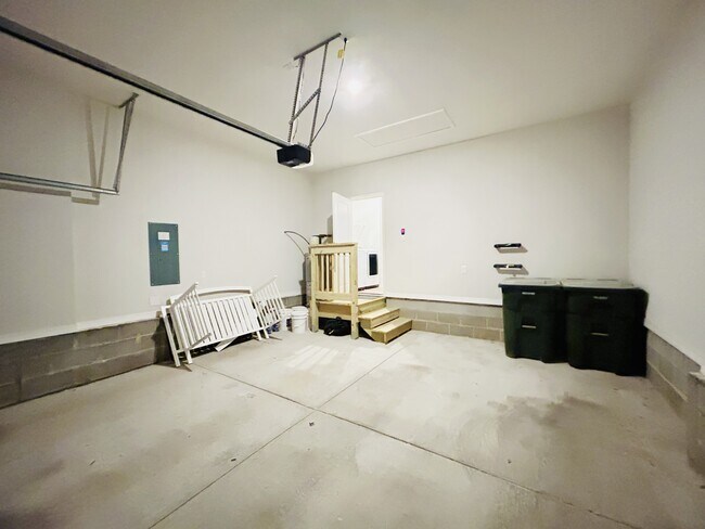 Building Photo - 6230 Forest Pines Dr